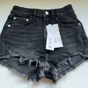 zara black jean shorts brand new!! Size 2